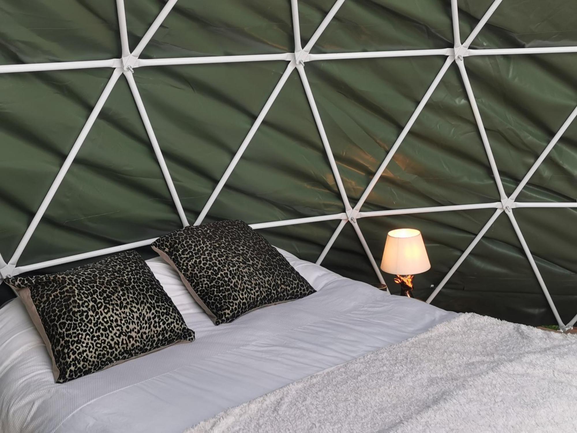 Lincoln Big Green Dome, Hot Tub, Projector, Firepit Washingborough Exteriör bild